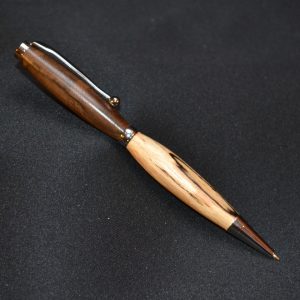 stylo à bstylo à bille en noyer et en hêtre échauffé